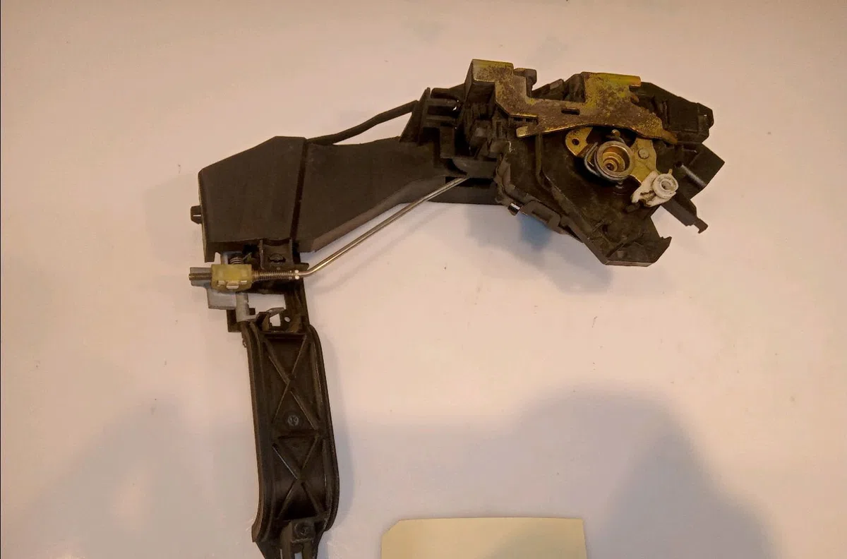 Serrure porte avd Ford FOCUS I (DAW, DBW) 1.8 turbo di - tddi (1998-2004) occasion
