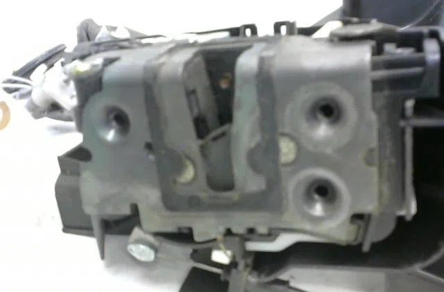 Serrure porte avd Ford FOCUS II (DA_, HCP, DP) 1.6 tdci (2004-2012) occasion