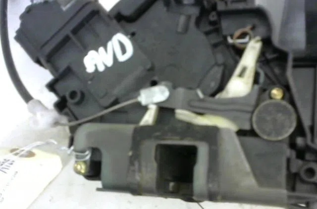 Serrure porte avd Ford FOCUS II (DA_, HCP, DP) 1.6 tdci (2004-2012) occasion