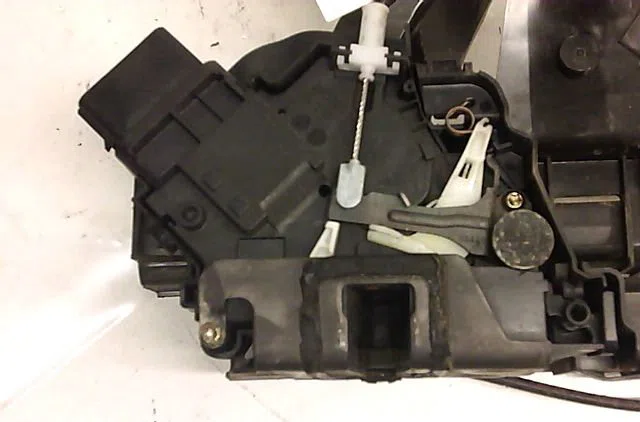 Serrure porte avd FORD FOCUS occasion