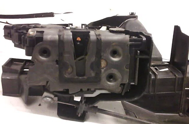 Serrure porte avd FORD FOCUS occasion