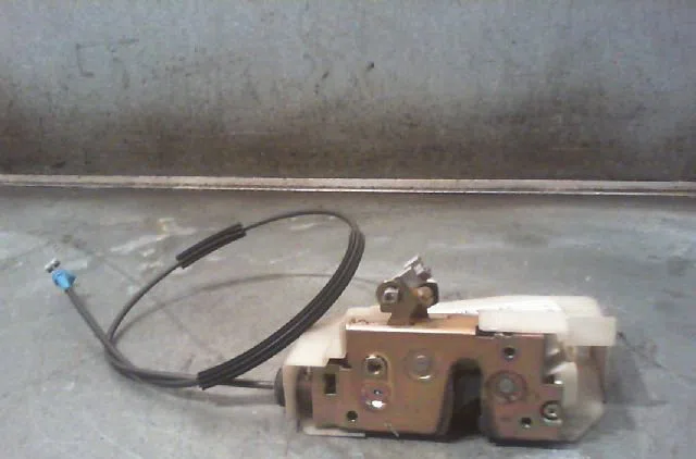 Serrure porte avd FORD KA 1999 occasion