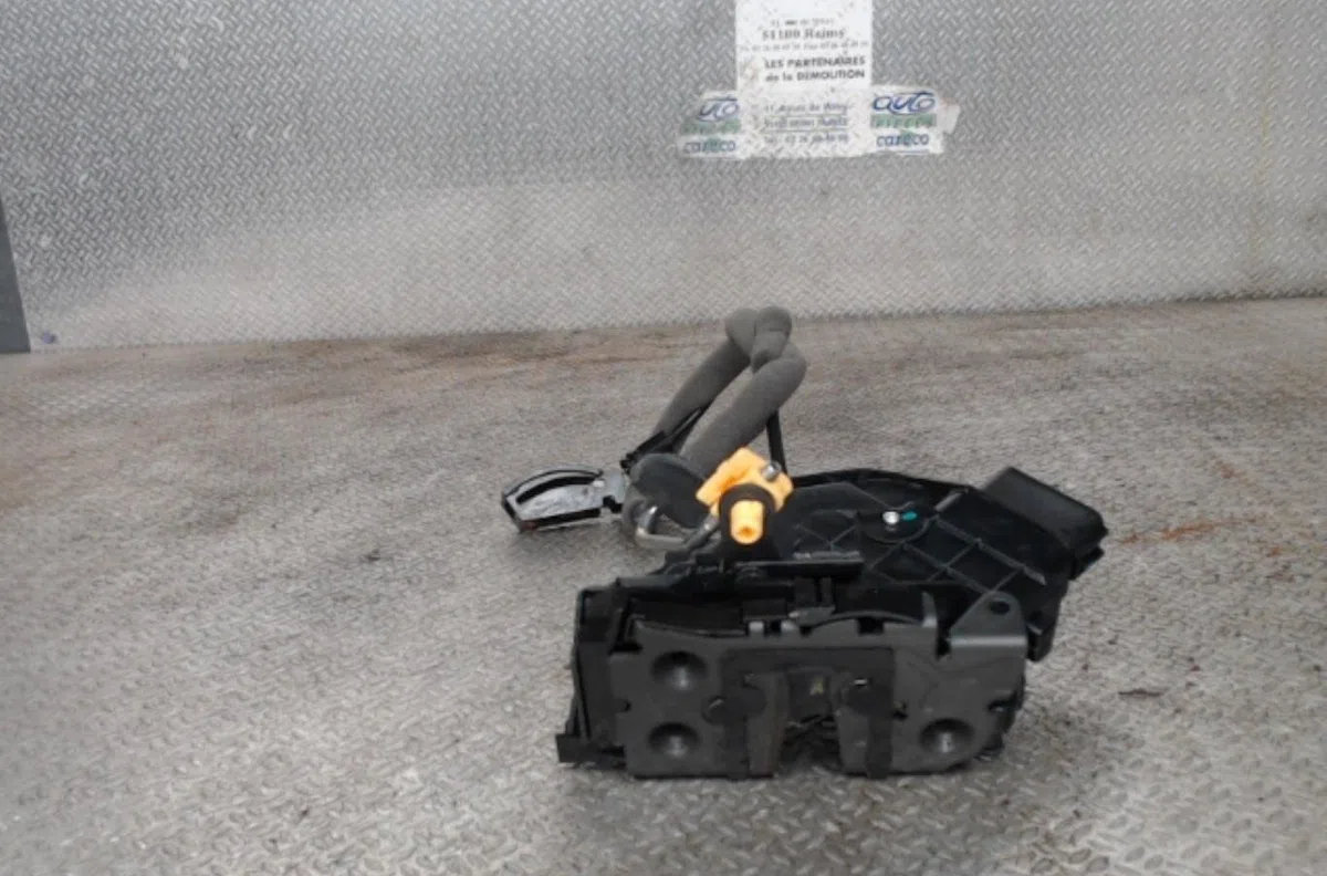 Serrure porte avd FORD KA  KA occasion
