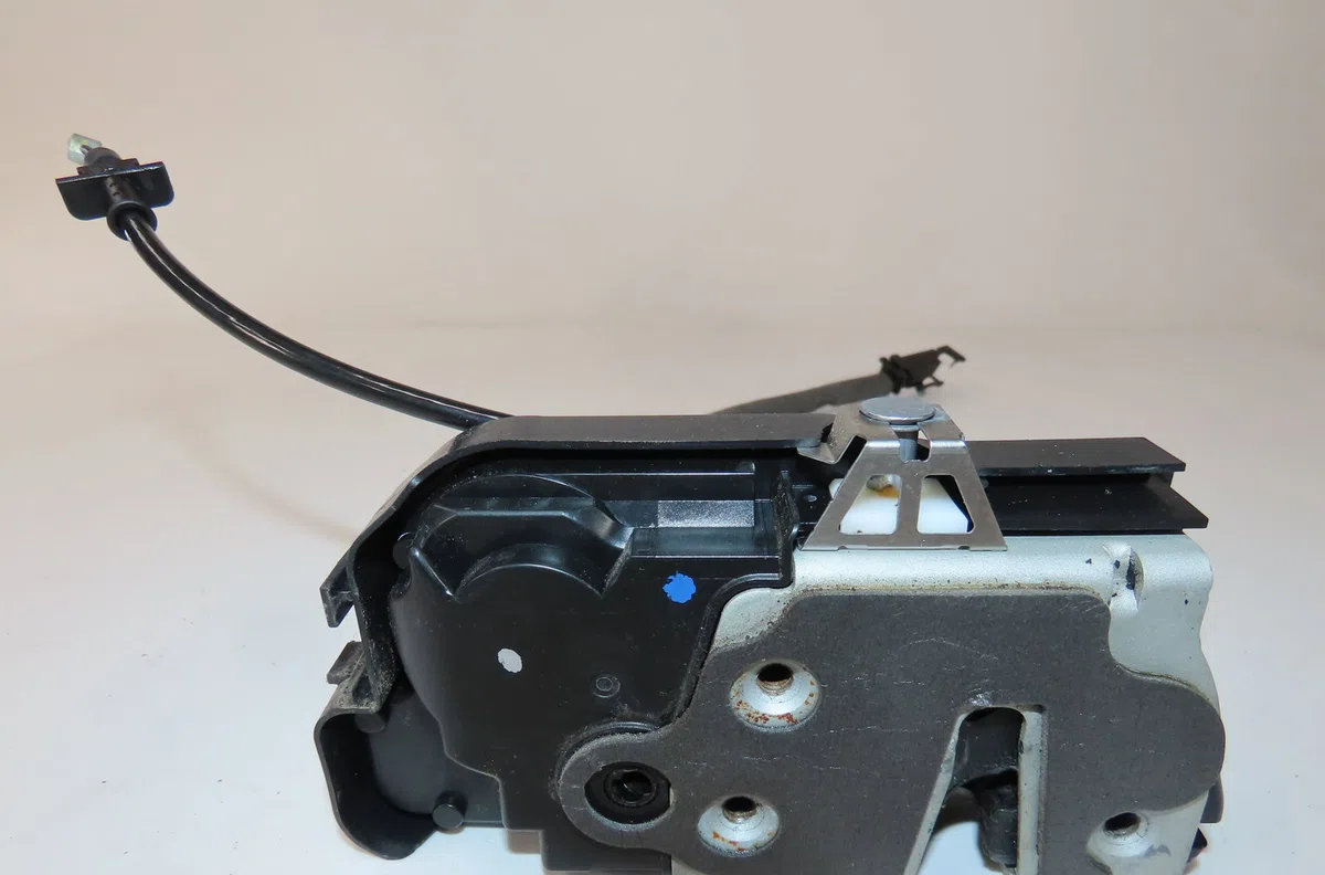 Serrure porte avd Ford PUMA (J2K, CF7) 1.0 ecoboost (2019) occasion