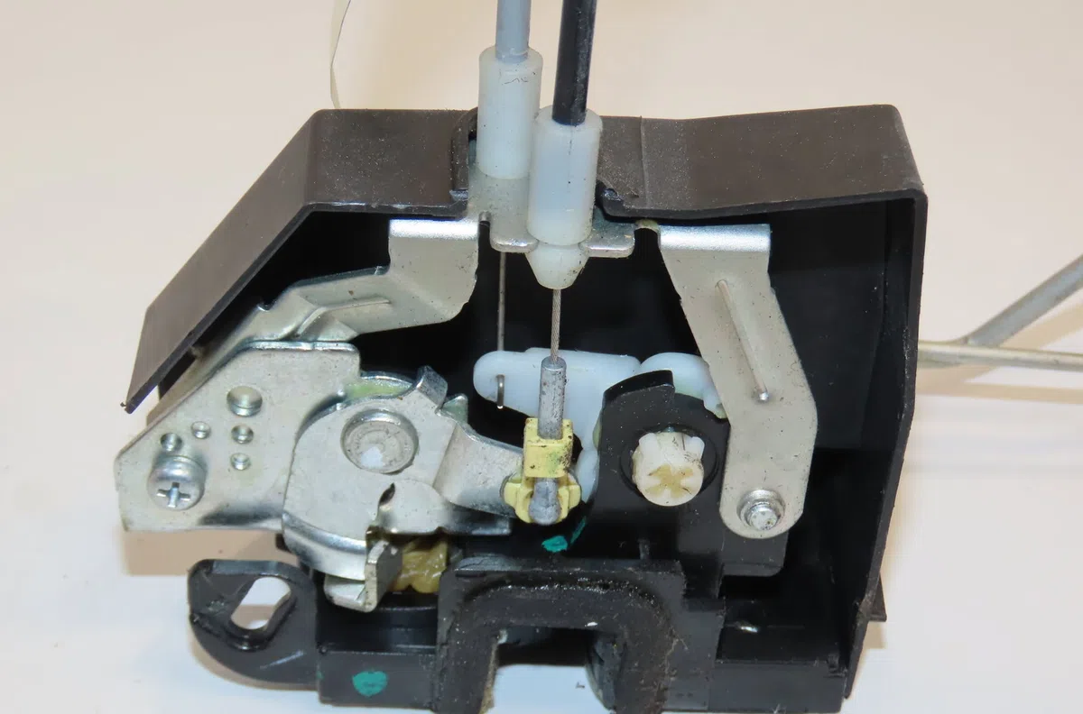 Serrure porte avd Hyundai I10 I (PA) 1.1 (2011-2013) occasion