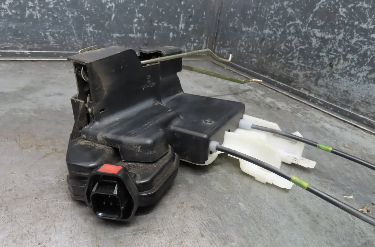 Serrure porte avd Hyundai SANTA FÉ I (SM) 2.0 crdi 4x4 (2003-2006) occasion