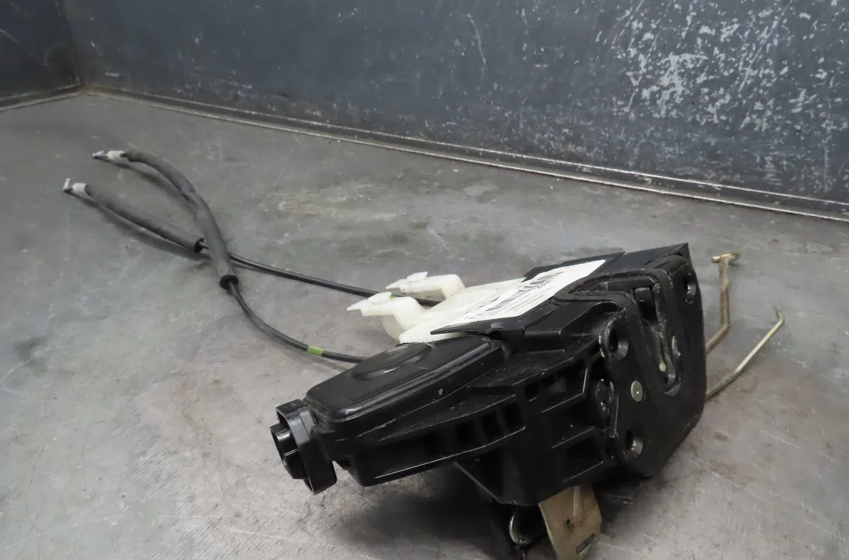 Serrure porte avd Hyundai SANTA FÉ I (SM) 2.0 crdi 4x4 (2003-2006) occasion