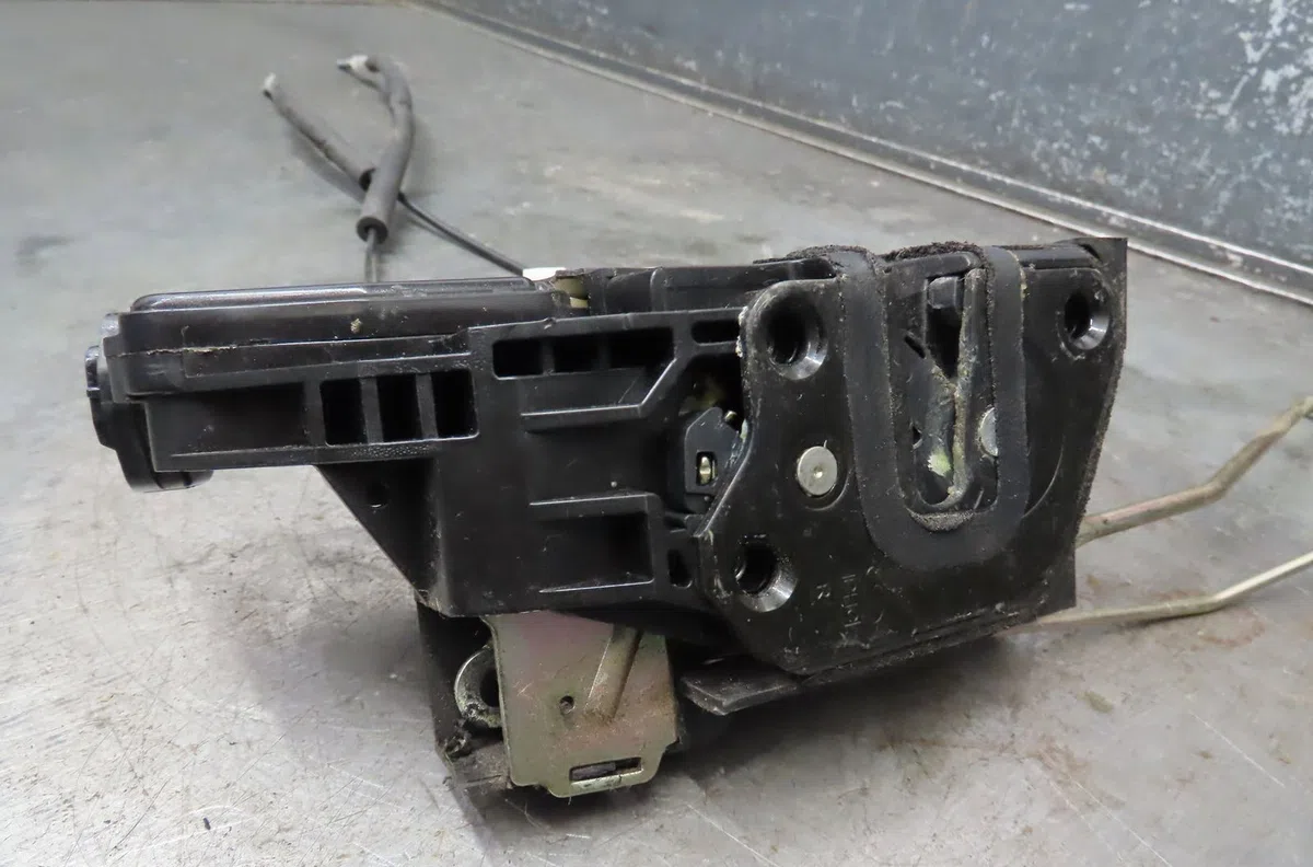 Serrure porte avd Hyundai SANTA FÉ I (SM) 2.0 crdi 4x4 (2003-2006) occasion