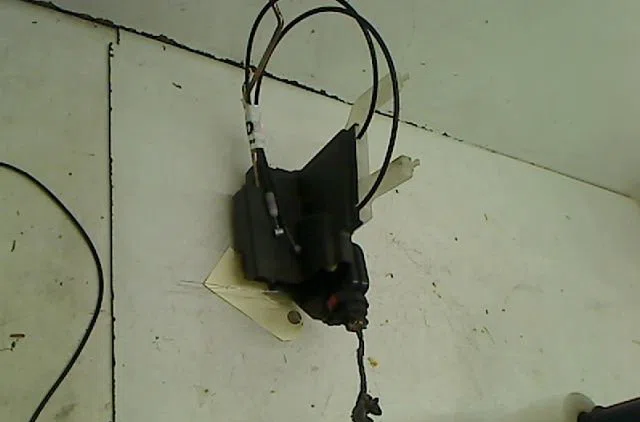 Serrure porte avd Hyundai TUCSON (JM) 2.0 crdi traction intégrale (2004-2010) 5 portes occasion