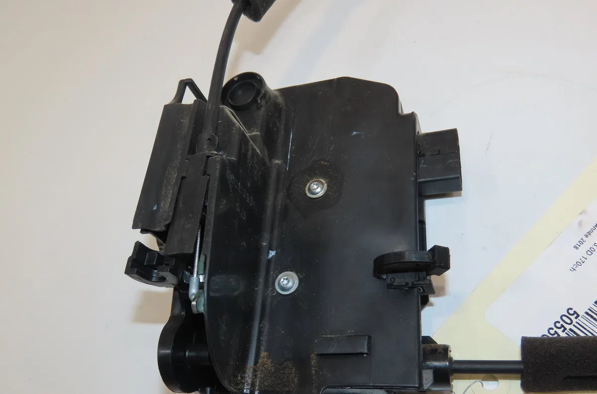 Serrure porte avd Iveco DAILY VI Camion plate-forme-Châssis 35s18, 35c18, 40c18, 50c18, 60c18, 65c18, 70c18 (2016) occas
