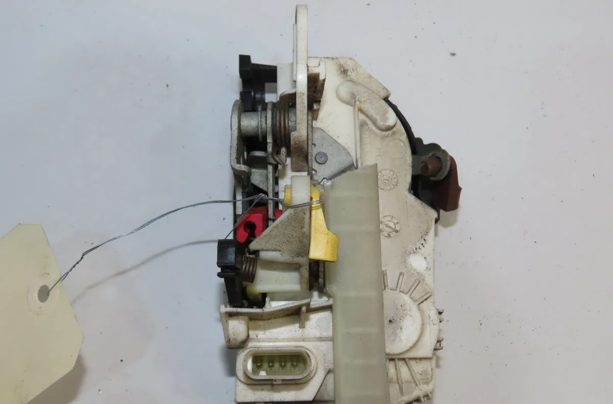 Serrure porte avd Jeep PATRIOT (MK74) 2.0 crd 4x4 (2007-2017) occasion