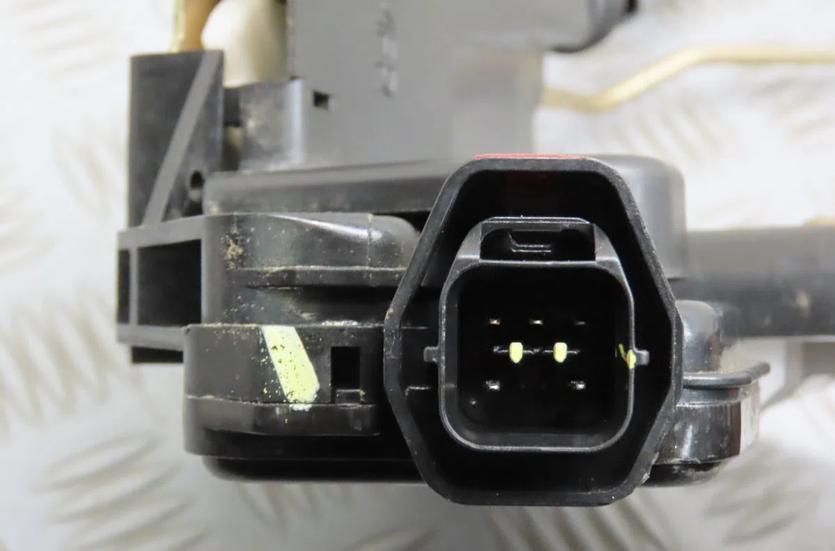 Serrure porte avd Kia SPORTAGE II (JE_, KM) 2.0 crdi 4wd (2004) occasion