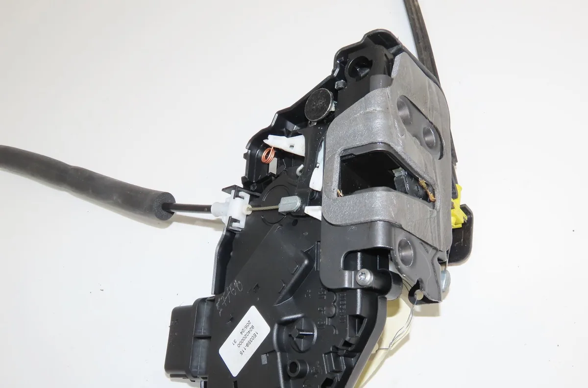 Serrure porte avd Land rover RANGE ROVER EVOQUE (L538) 2.2 d 4x4 (2011-2019) occasion