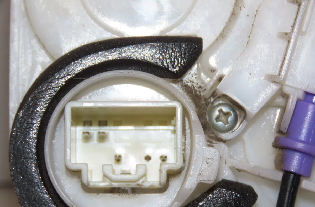 Serrure porte avd Mazda 3 (BM, BN) 2.0 (2013-2019) occasion
