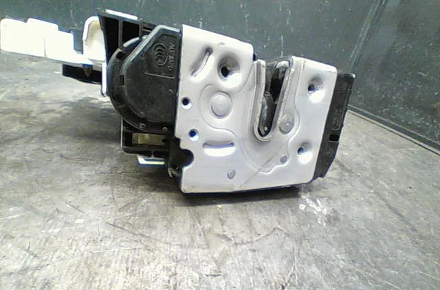 Serrure porte avd Mercedes-benz CLASSE A (W176) A 200 cdi (176.001) (2012-2014) occasion