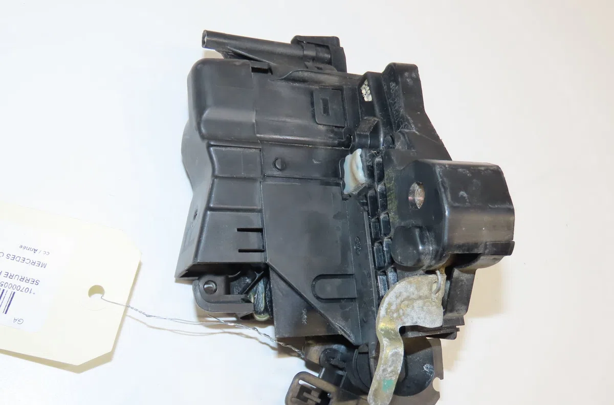 Serrure porte avd Mercedes-benz CLK (C208) Clk 230 kompressor (208.347) (1997-2000) occasion