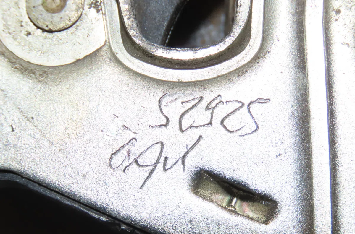 Serrure porte avd Mercedes-benz CLK (C208) Clk 230 kompressor (208.347) (1997-2000) occasion