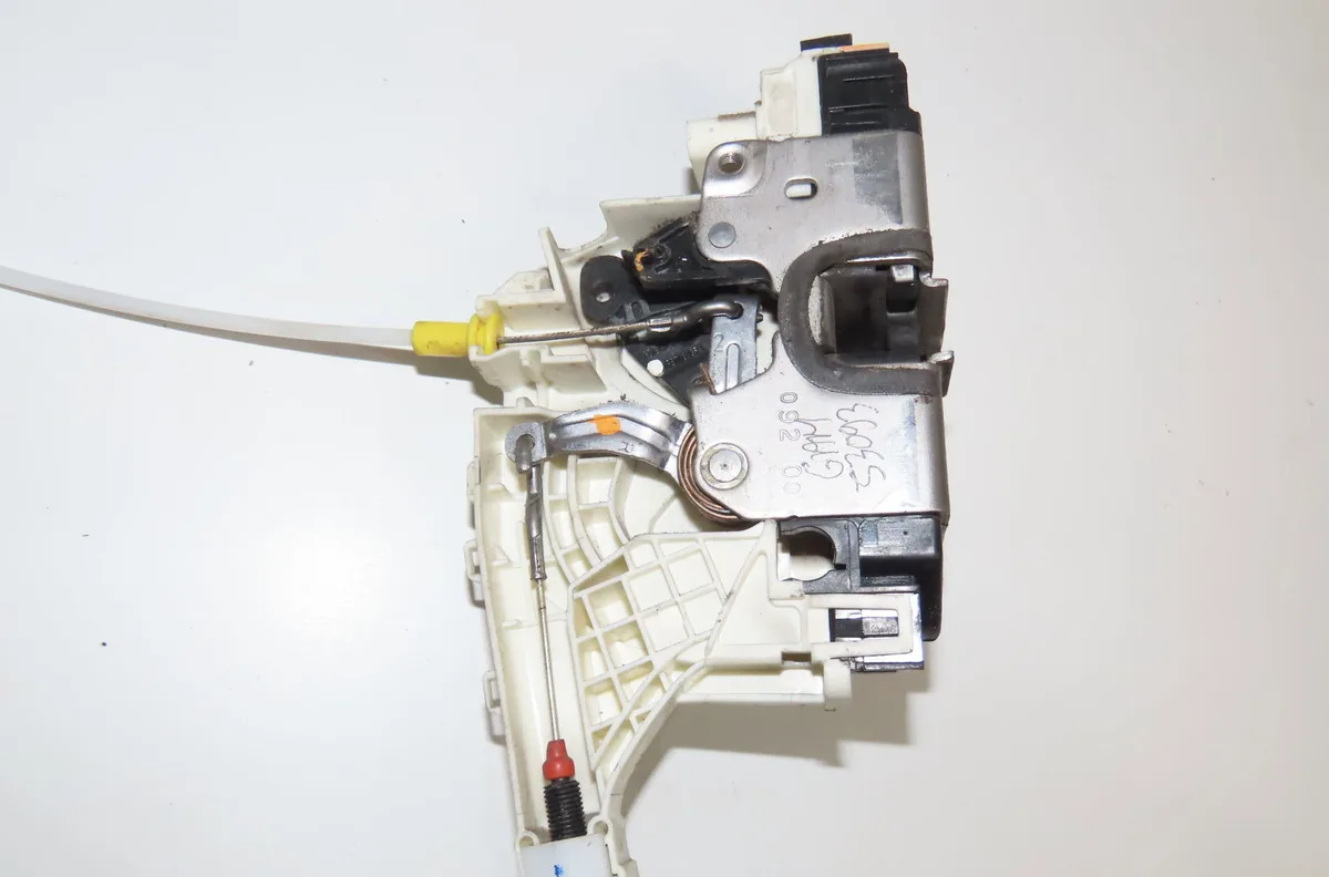 Serrure porte avd Mercedes-benz SPRINTER 3,5-t Camionnette (B906) 313 cdi (906.631, 906.633, 906.635, 906.637) (2009) oc