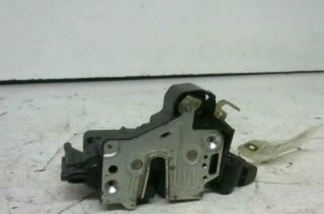 Serrure porte avd MERCEDES E220 occasion