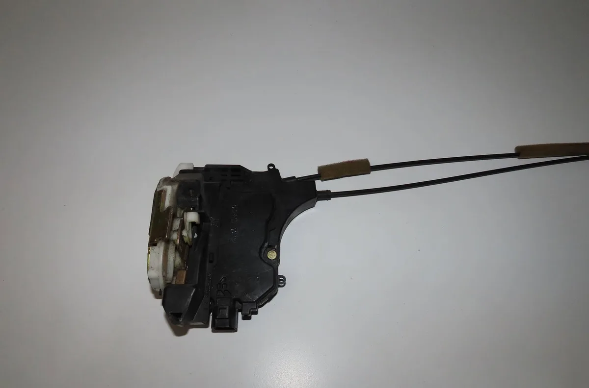 Serrure porte avd Mitsubishi GRANDIS (NA_W) 2.0 di-d (na8w) (2005-2010) occasion