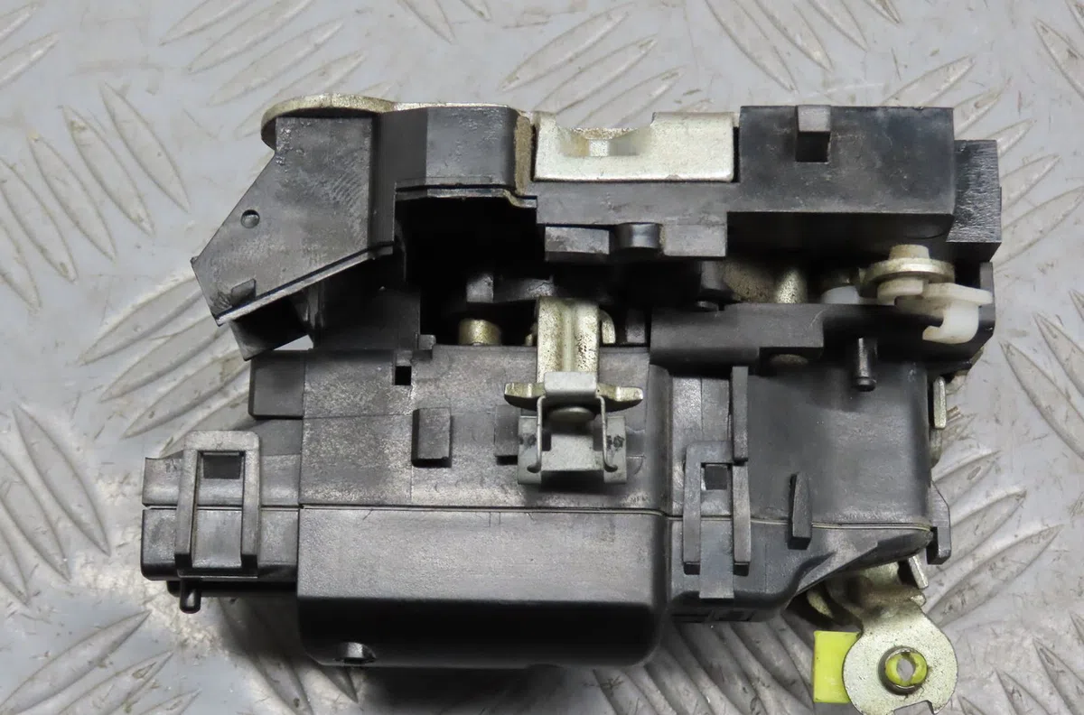 Serrure porte avd Nissan KUBISTAR Camionnette (X76) 1.5 dci 70 (2005-2009) occasion