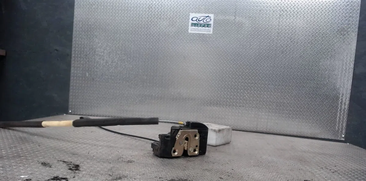 Serrure porte avd NISSAN MICRA 3  MICRA 3 PHASE 1 occasion