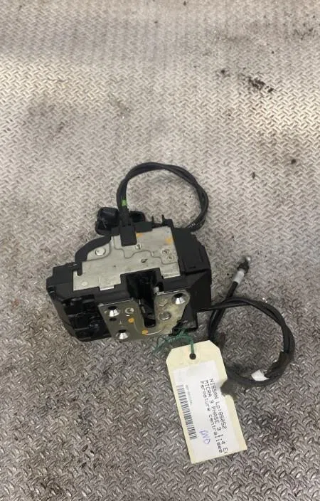 Serrure porte avd NISSAN MICRA 3 PHASE 3 occasion