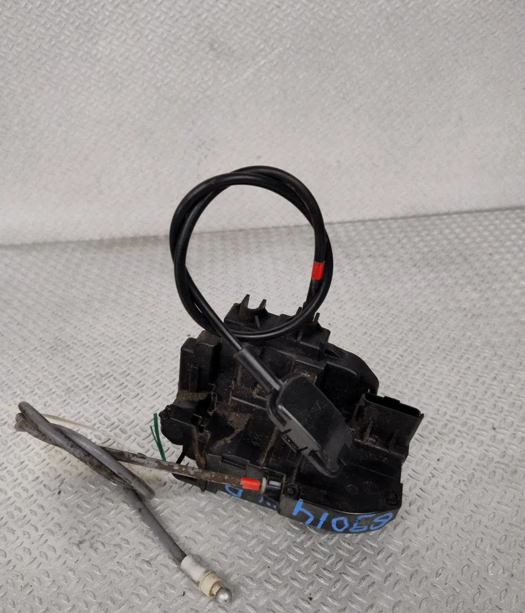 Serrure porte avd Nissan NOTE (E11, NE11) 1.4 (2006-2012) occasion