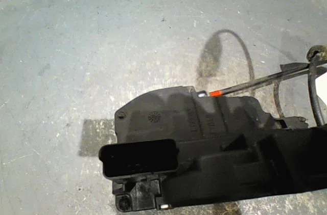 Serrure porte avd Nissan NOTE (E11, NE11) 1.5 dci (2010-2012) occasion