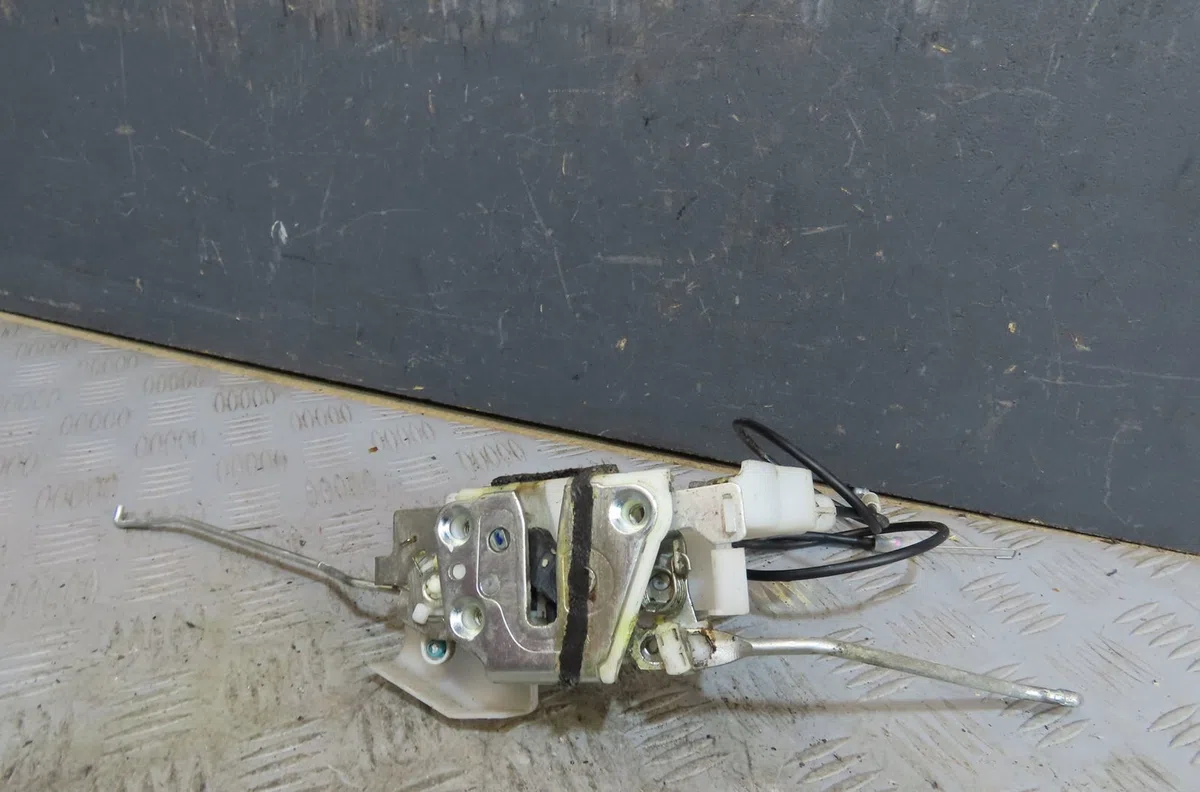 Serrure porte avd Nissan PIXO (UA0) 1.0 (2009) 5 portes occasion