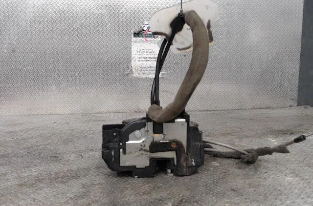 Serrure porte avd Nissan QASHQAI - QASHQAI 2 I (J10, NJ10, JJ10E) 1.5 dci (2010-2013) 5 portes occasion
