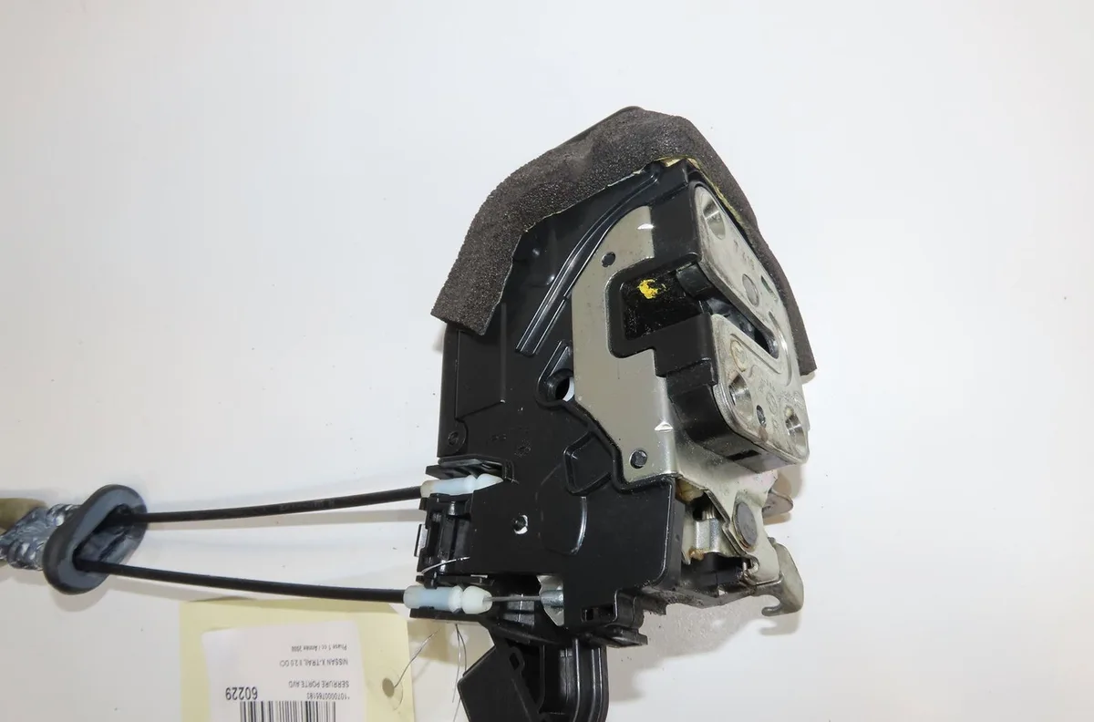 Serrure porte avd Nissan X-TRAIL II (T31) 2.0 dci 4x4 (2007-2013) occasion