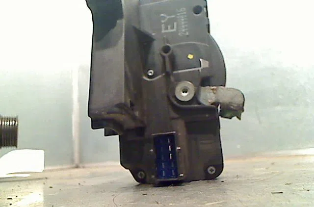 Serrure porte avd OPEL ASTRA 2003 occasion