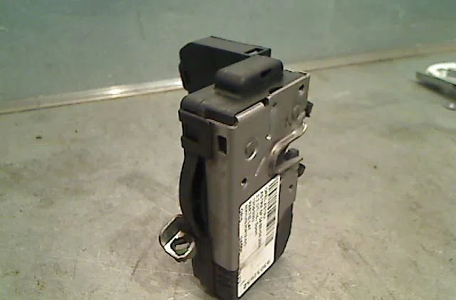 Serrure porte avd OPEL ASTRA 2003 occasion