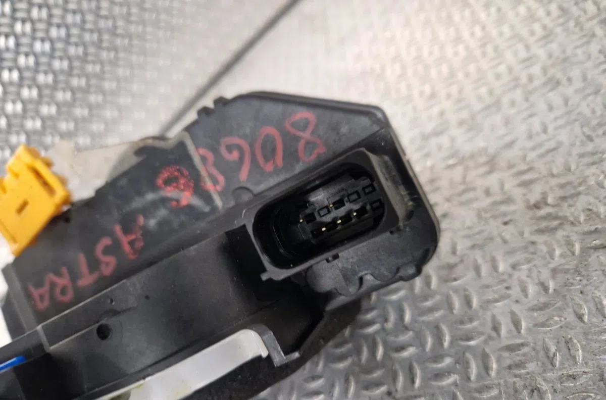 Serrure porte avd OPEL ASTRA J  ASTRA J PHASE 2 occasion