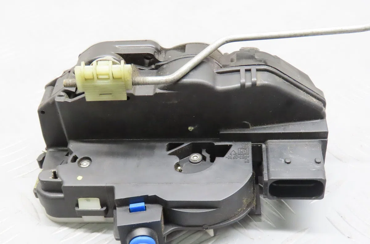 Serrure porte avd Opel ASTRA J (P10) 2.0 cdti (68) (2009-2015) occasion