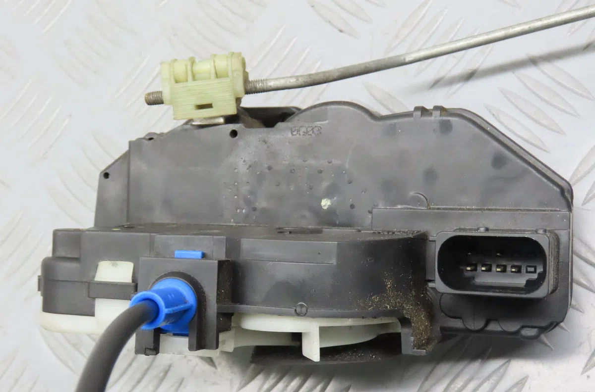 Serrure porte avd Opel ASTRA J (P10) 2.0 cdti (68) (2009-2015) occasion