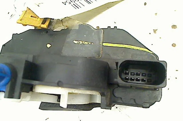 Serrure porte avd Opel ASTRA J Sports Tourer (P10) 1.7 cdti (35) (2010-2015) occasion