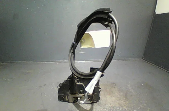Serrure porte avd Opel CORSA D (S07) 1.4 (l08, l68) (2006-2014) occasion