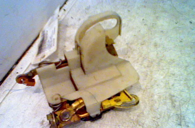 Serrure porte avd OPEL CORSA II 1995 occasion