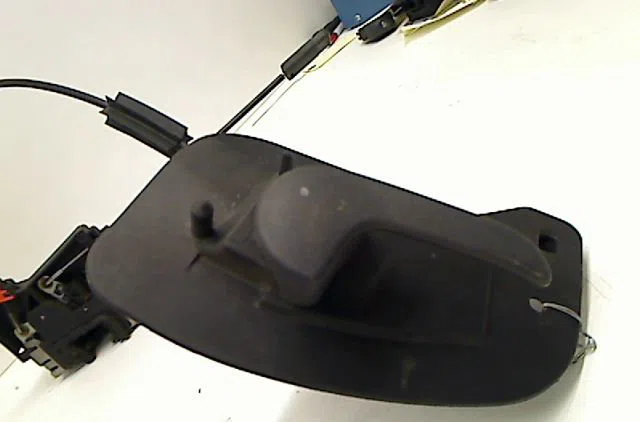 Serrure porte avd OPEL CORSA occasion