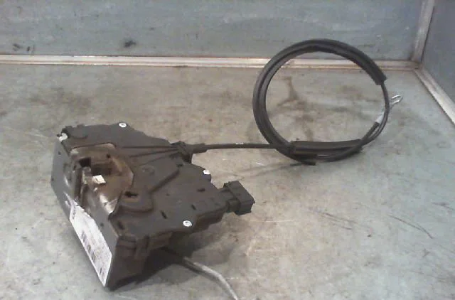 Serrure porte avd OPEL CORSA occasion