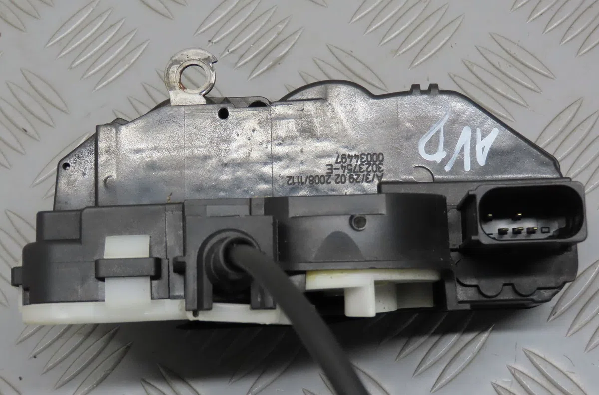 Serrure porte avd Opel INSIGNIA A A trois volumes (G09) 1.8 (69) (2008-2017) occasion