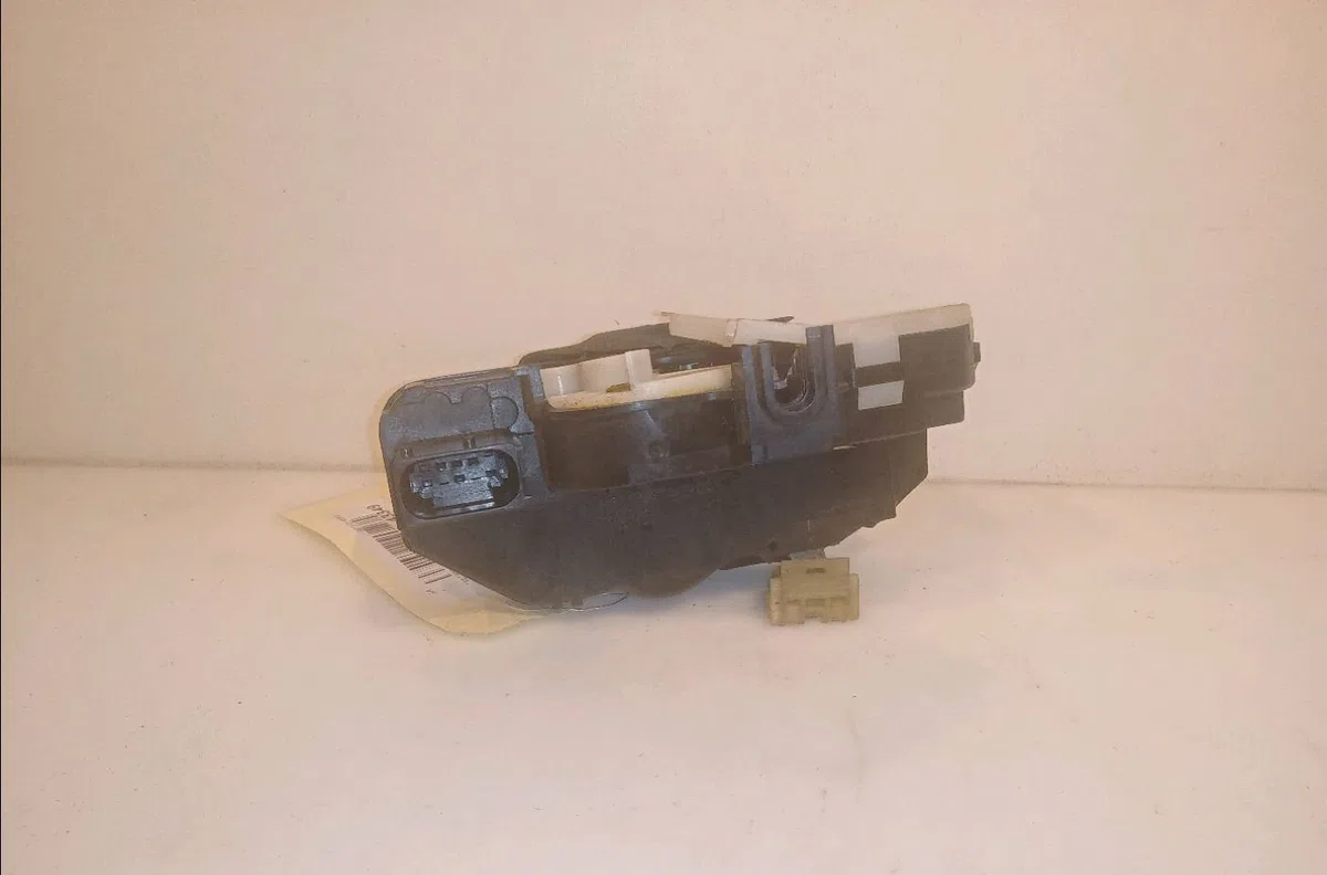 Serrure porte avd Opel INSIGNIA A (G09) 2.0 cdti (68) (2008-2017) occasion