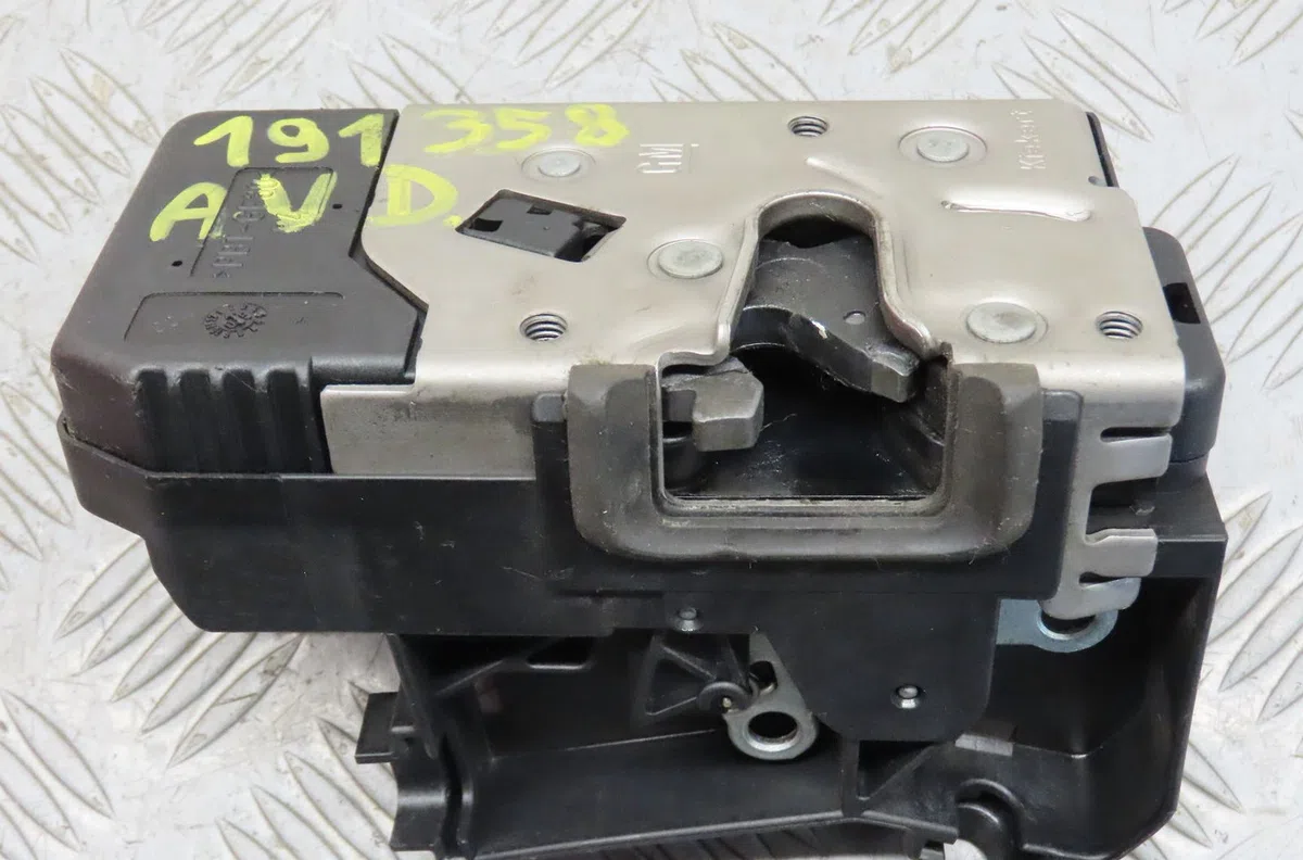 Serrure porte avd Opel MERIVA A Monospace (X03) 1.6 16v (e75) (2003-2006) occasion