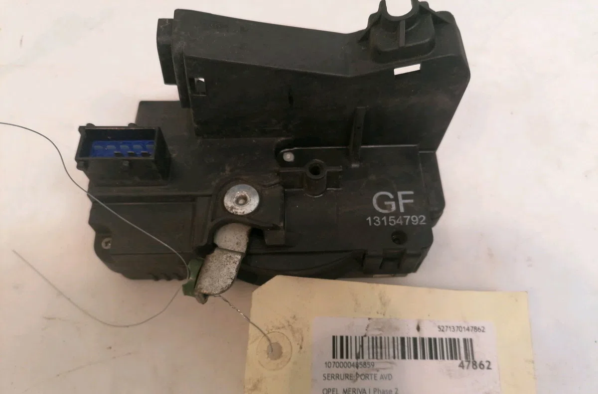 Serrure porte avd Opel MERIVA A Monospace (X03) 1.7 cdti (e75) (2003-2010) occasion