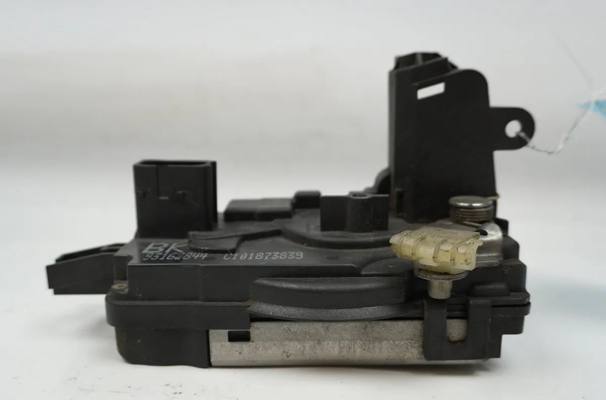 Serrure porte avd Opel TIGRA TwinTop (X04) 1.8 (r97) (2004-2010) occasion