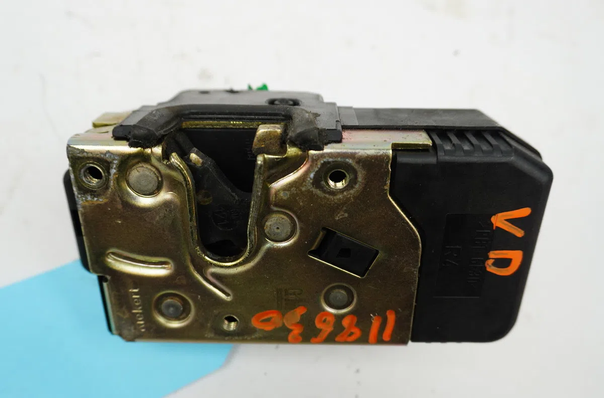 Serrure porte avd Opel VECTRA B Break (J96) 2.0 dti 16v (f35) (1997-2003) occasion