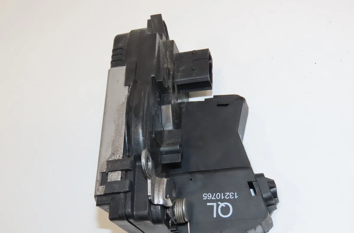 Serrure porte avd Opel VECTRA C GTS (Z02) 1.9 cdti (f68) (2004-2009) occasion