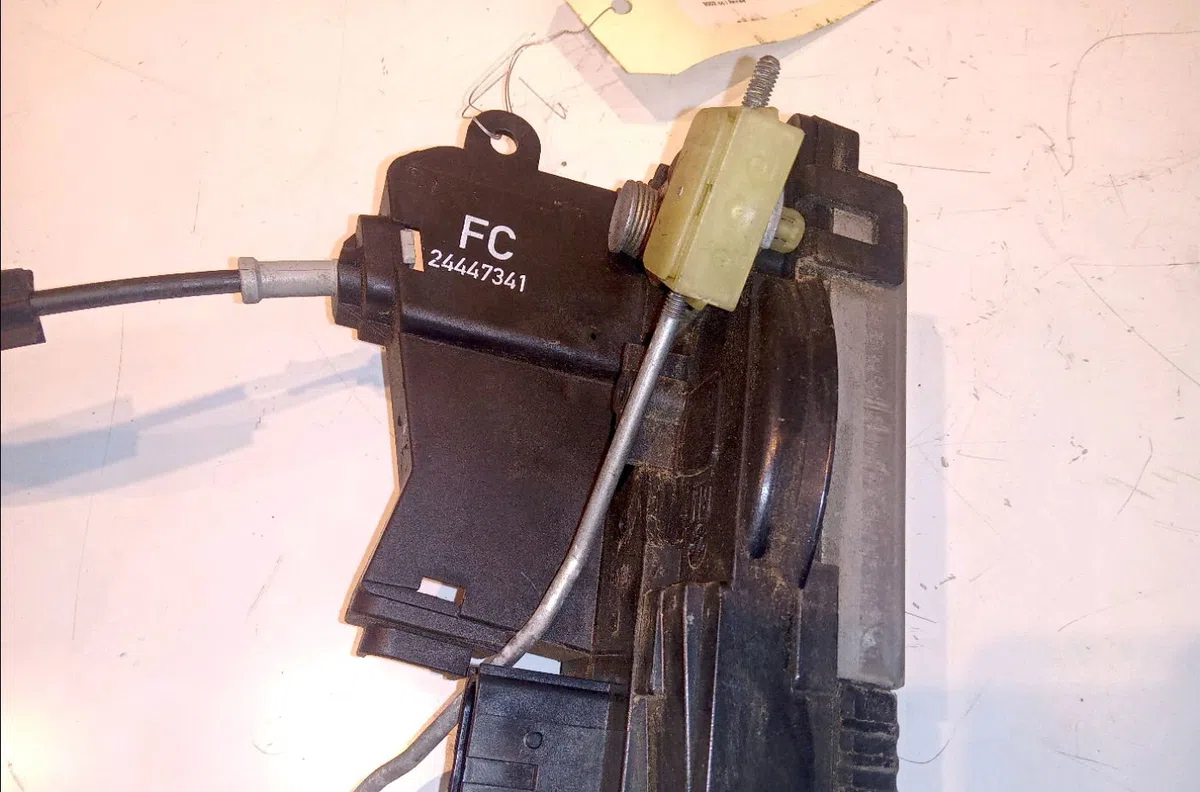 Serrure porte avd Opel VECTRA C (Z02) 2.2 16v (f69) (2002-2008) occasion
